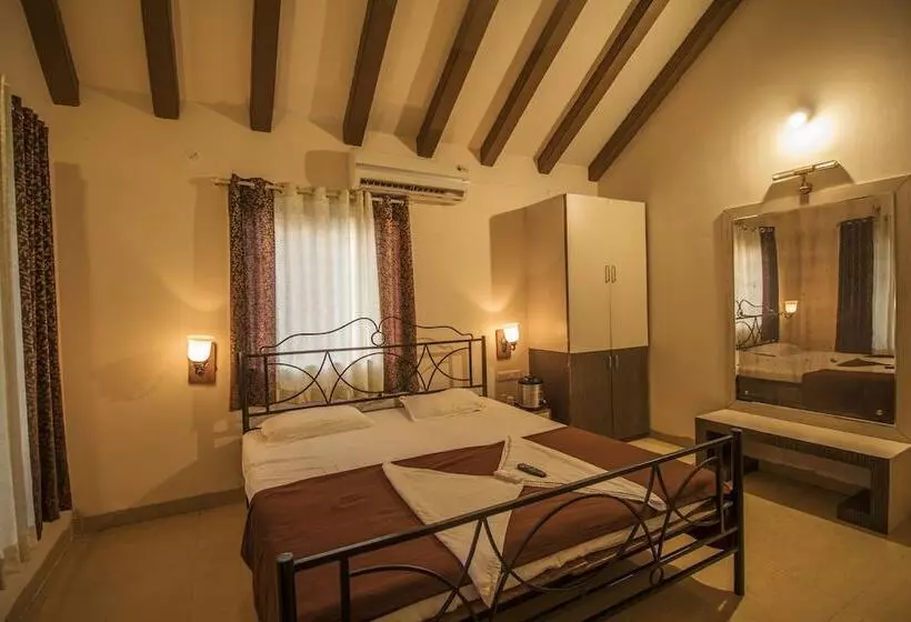 Hotelli Mougli's Paradise Resort