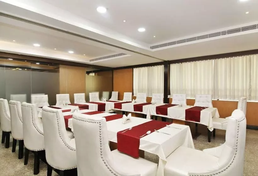 ホテル Treebo Trend Abinand Grand Bhel