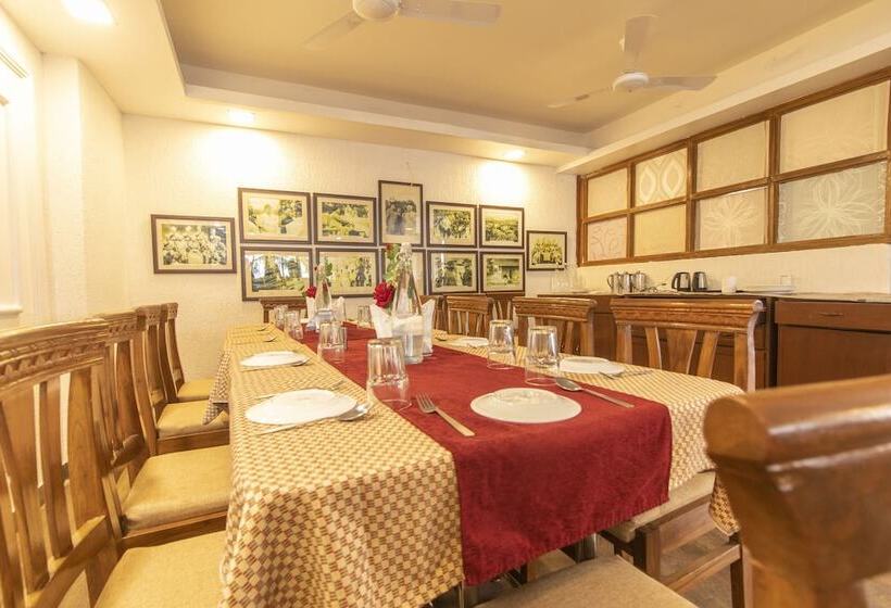 Hotel Wow Stayz Misty Meadows