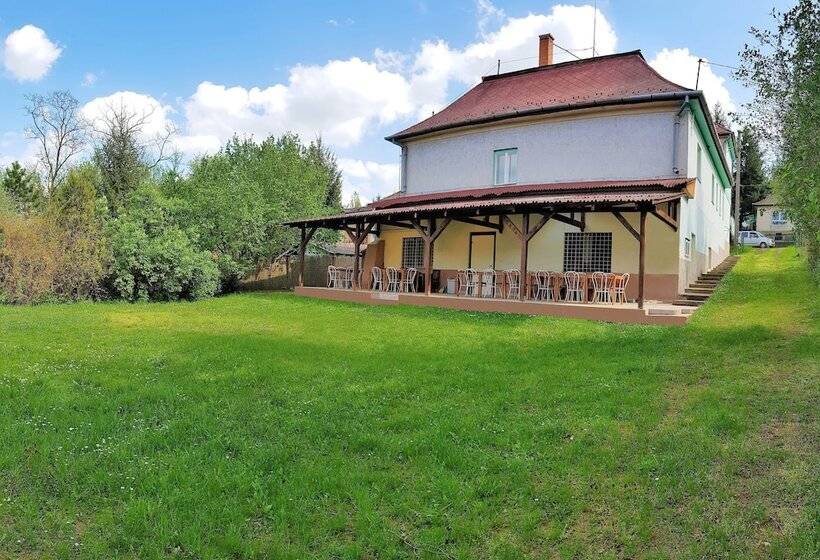 Muskátli Vendégház   Hostel