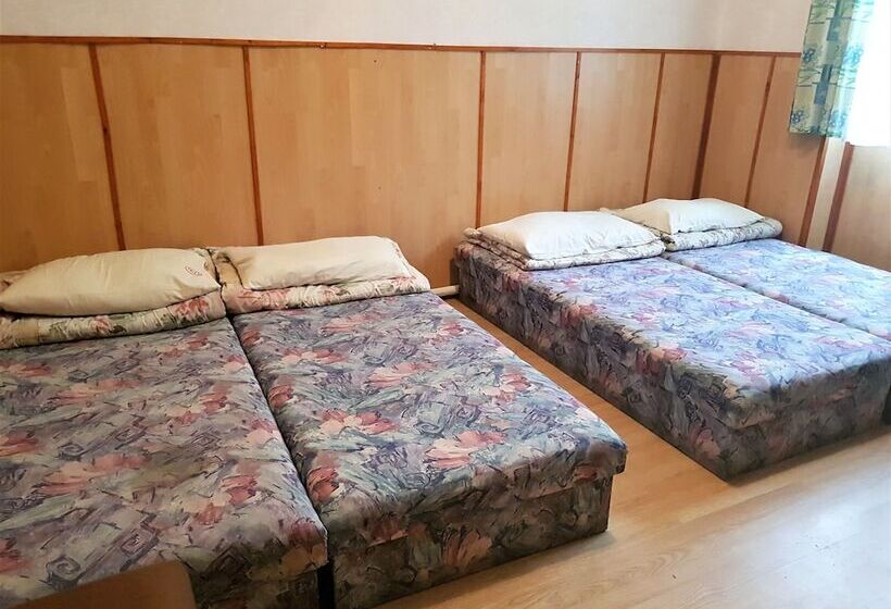 Muskátli Vendégház   Hostel