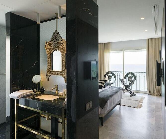 ペンション Maison Dedine   Adults Only