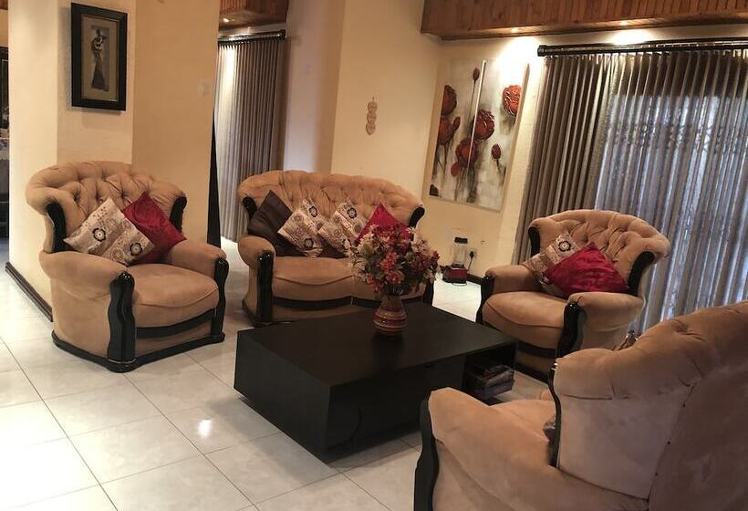 Pension Naomi's Place