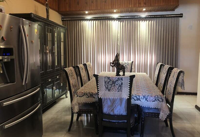 Pension Naomi's Place