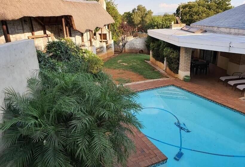 Пансион Naomi's Place