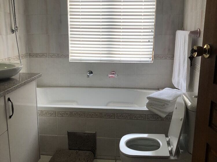 Pension Naomi's Place