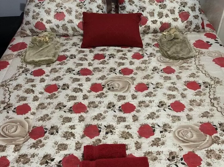 ペンション Naomi's Place