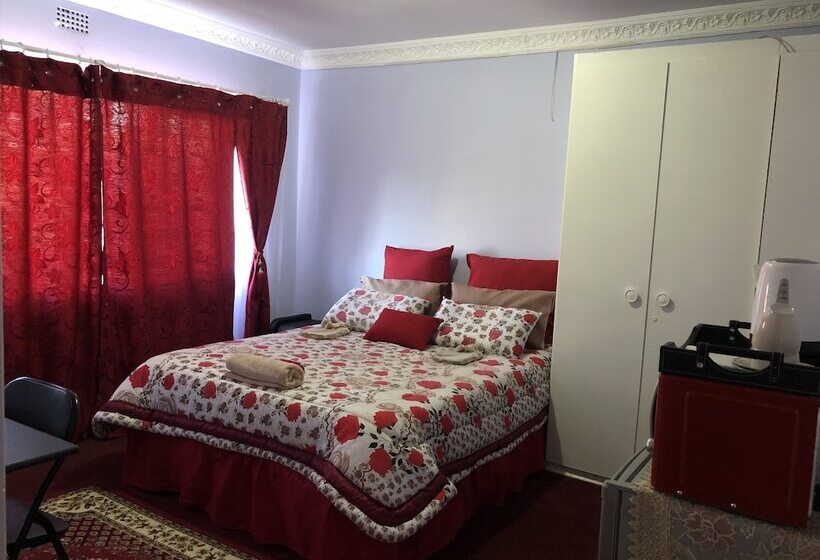 Пансион Naomi's Place