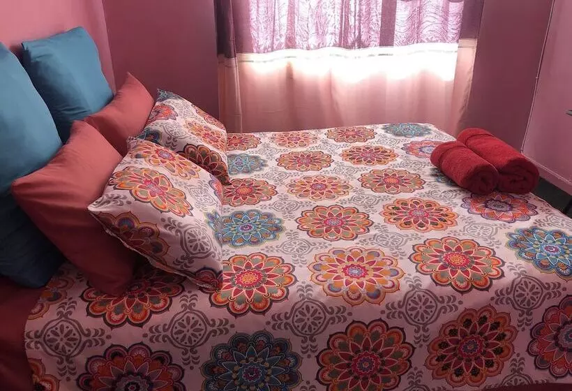 ペンション Naomi's Place