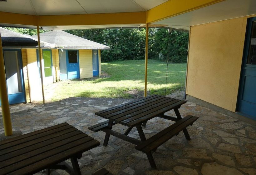 Общежитие Bungalows Au Chateau De La Croix