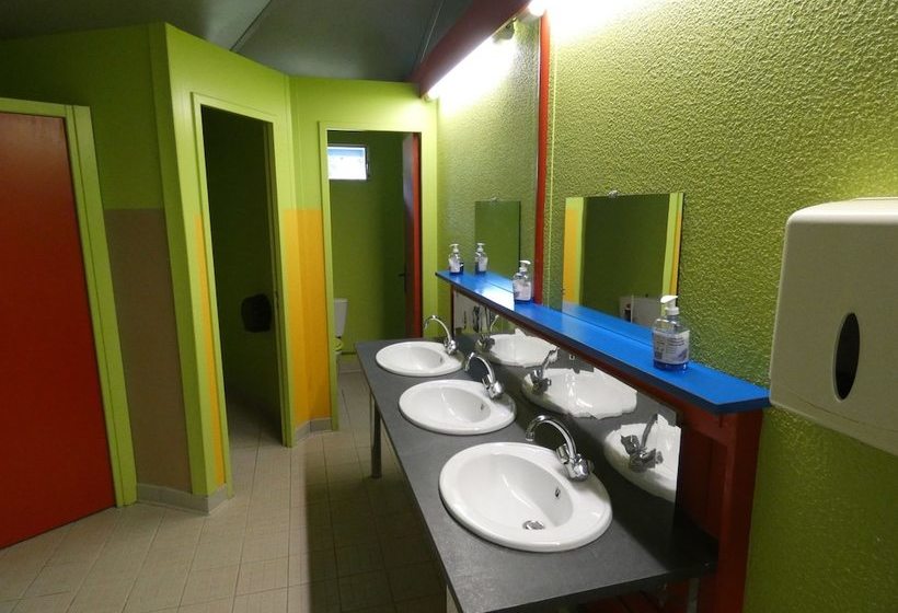 Общежитие Bungalows Au Chateau De La Croix