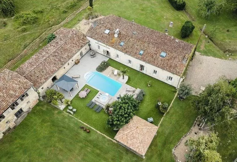 Aamiaismajoitus (B&B) Le Domaine D'ardgalen