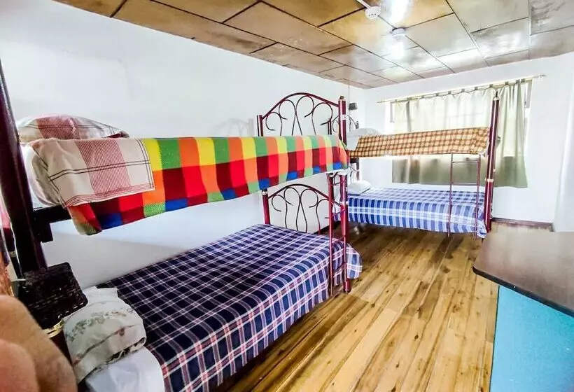 Hostal La Guayunga   Hostel