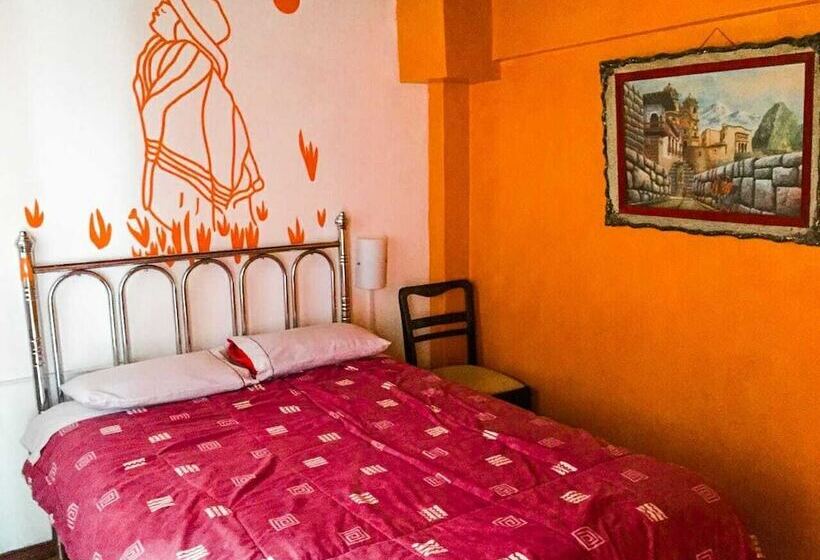 Hostal La Guayunga   Hostel