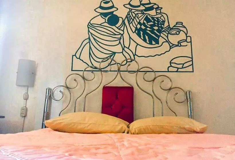 Hostal La Guayunga   Hostel