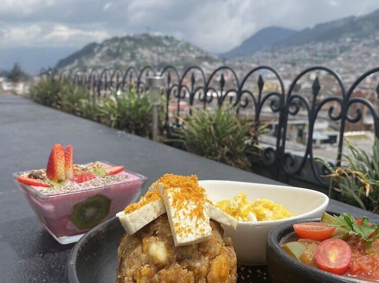 Hostal La Guayunga   Hostel