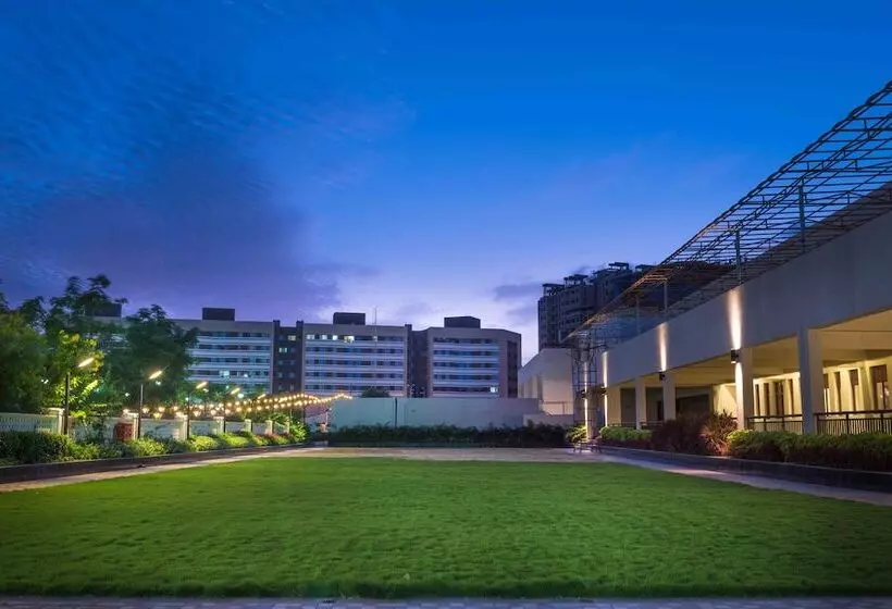 Hotelli Club One  Virar