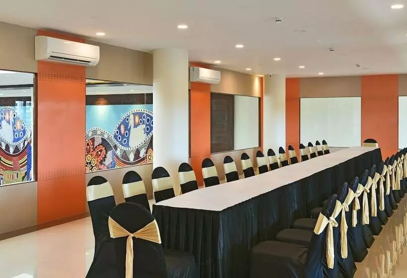 Hotelli Club One  Virar