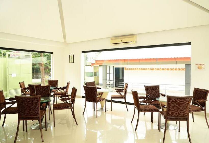 فندق Edassery Village Retreat