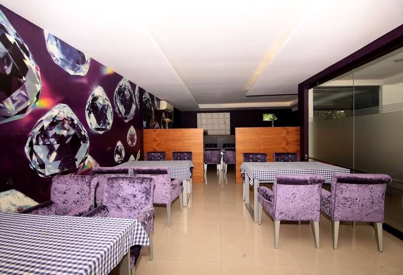 فندق Edassery Village Retreat