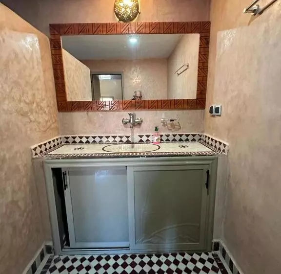 Hotelli Gîte D étape Tamaloute