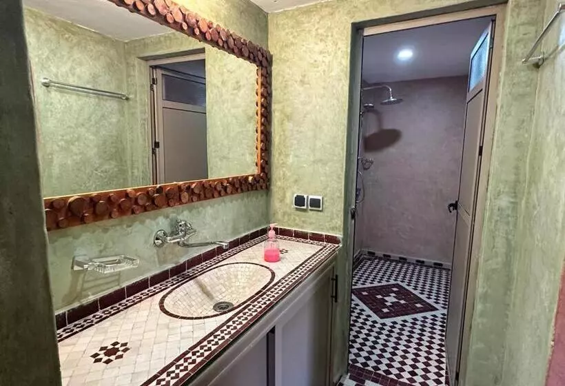 Hotelli Gîte D étape Tamaloute