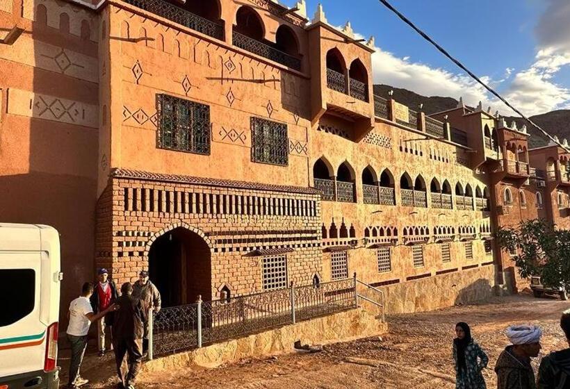 Отель Gîte D étape Tamaloute