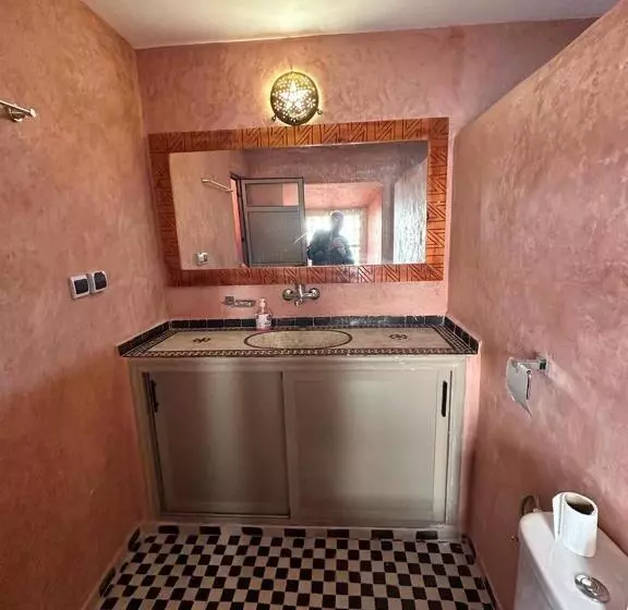 Hotelli Gîte D étape Tamaloute