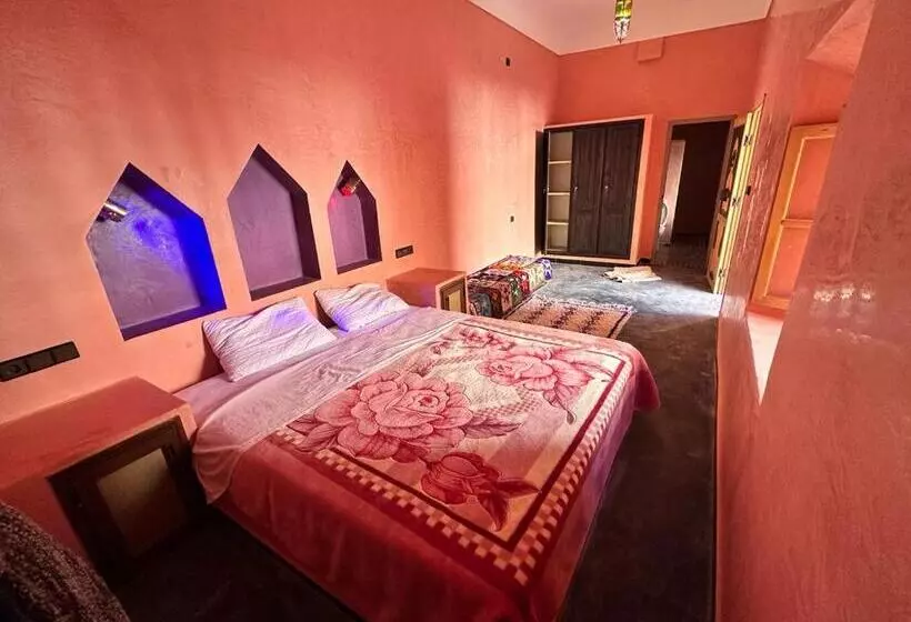 Hotelli Gîte D étape Tamaloute