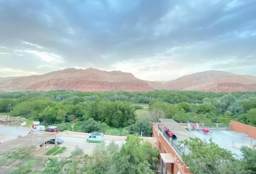 Hotelli Gîte D étape Tamaloute