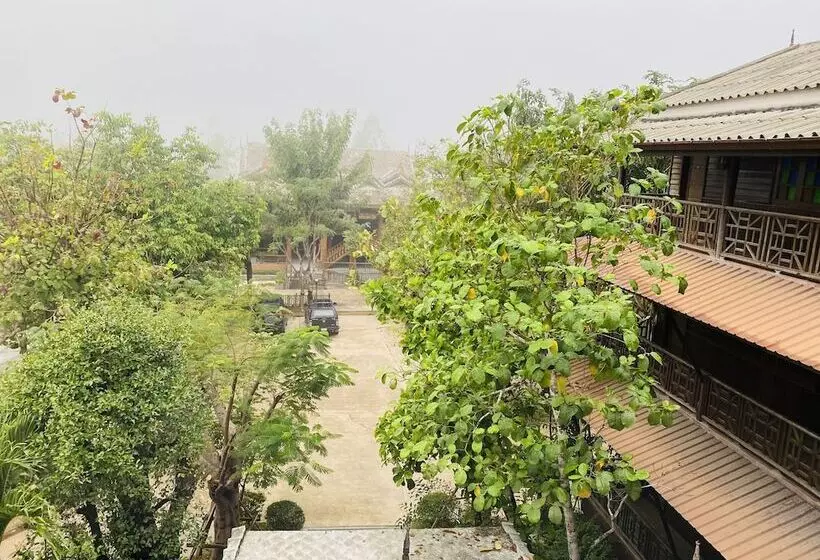 Hotelli Keingtawan Resort