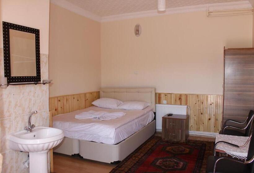 Hotel Sultan Pansion Bird Paradise