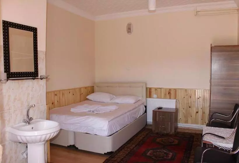 Hotelli Sultan Pansion Bird Paradise