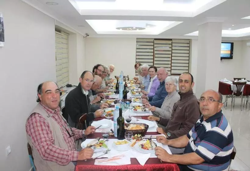 Hotelli Sultan Pansion Bird Paradise