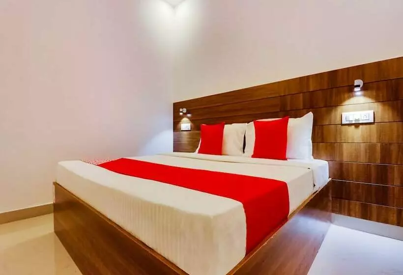 هتل The Nest 2 By Oyo Rooms