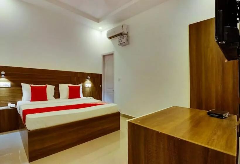 هتل The Nest 2 By Oyo Rooms