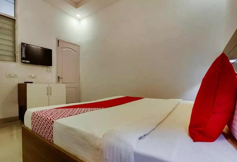 هتل The Nest 2 By Oyo Rooms