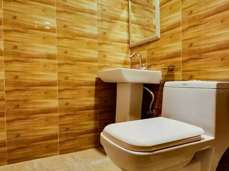 هتل The Nest 2 By Oyo Rooms