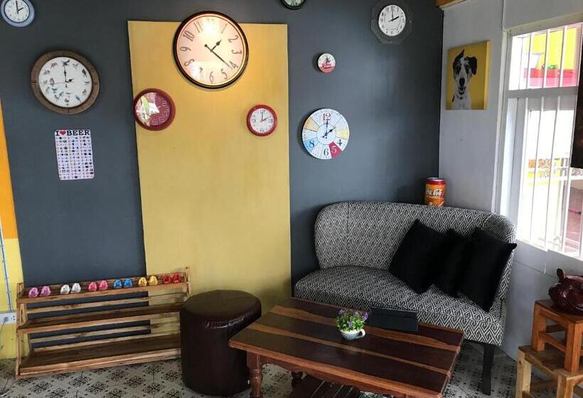 פנסיון Gate 14 Inn