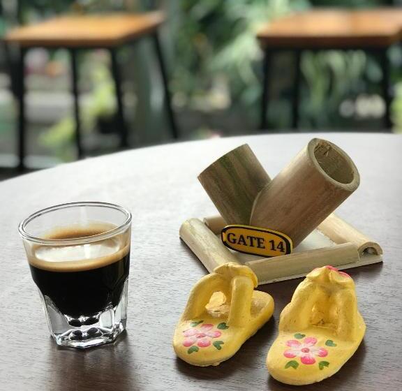 פנסיון Gate 14 Inn