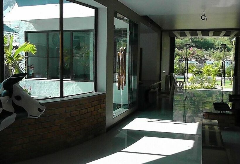 리조트 Saj By The Lake