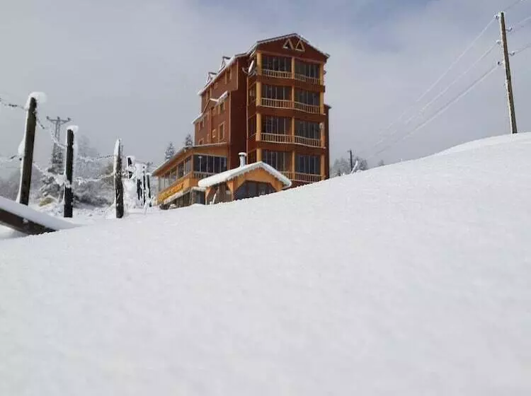 Sisdagi Zirve Otel