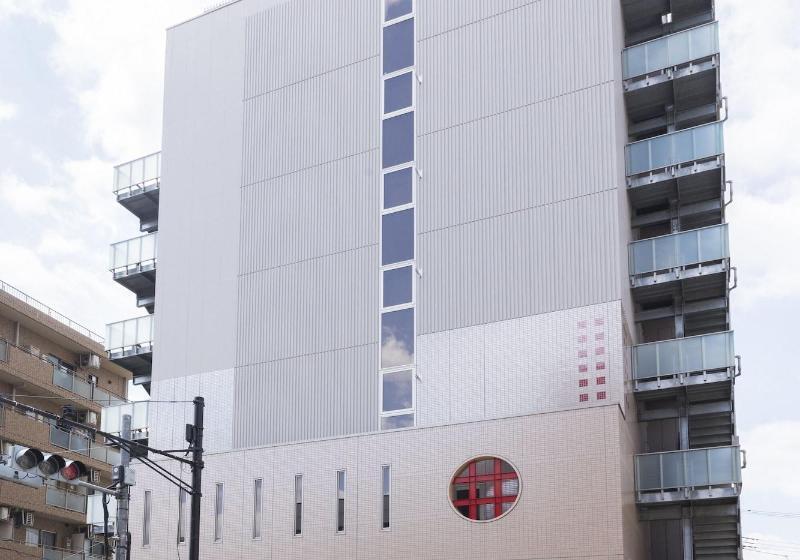 Wild Cherry Blossom Hostel Tokyo Koganei