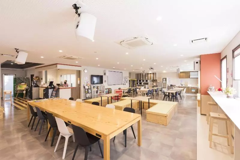 Wild Cherry Blossom Hostel Tokyo Koganei