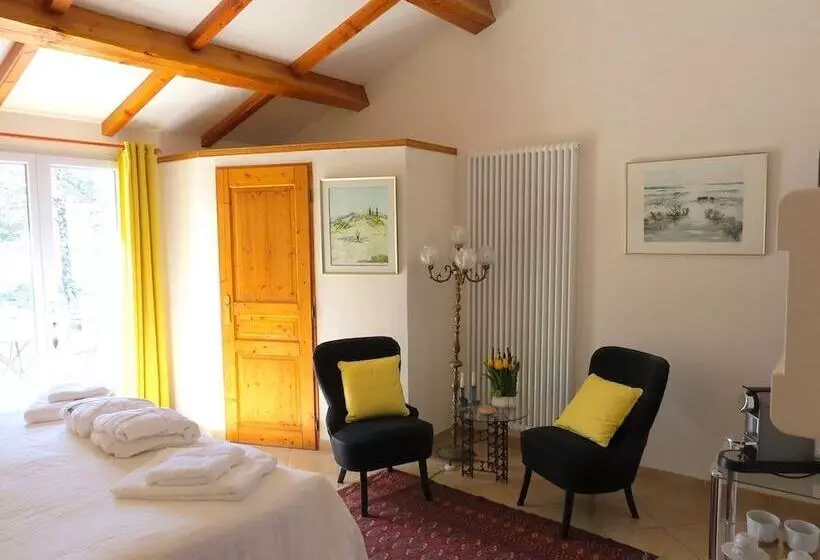 Aamiaismajoitus (B&B) Le Mas De La Draille