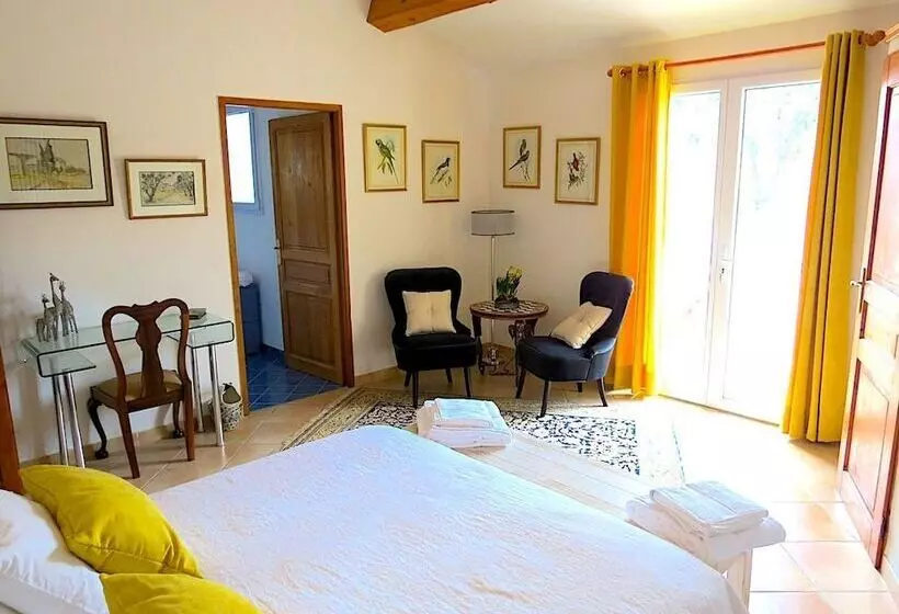 Aamiaismajoitus (B&B) Le Mas De La Draille