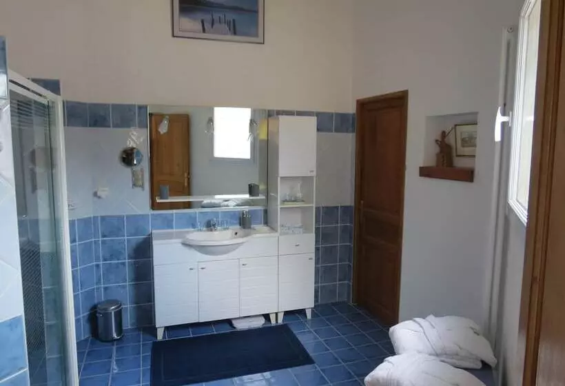 Aamiaismajoitus (B&B) Le Mas De La Draille