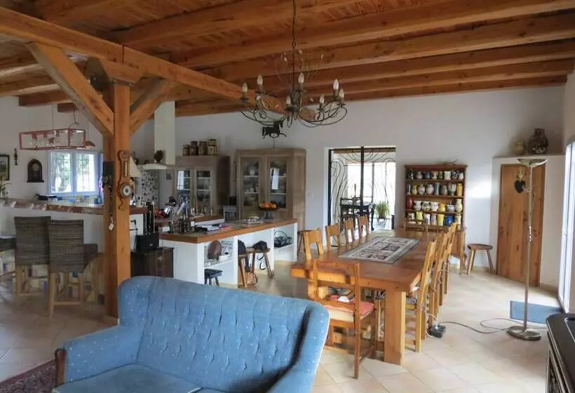 Aamiaismajoitus (B&B) Le Mas De La Draille