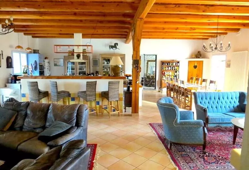 Aamiaismajoitus (B&B) Le Mas De La Draille