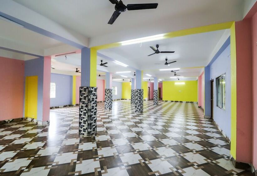 Hotel Akankha By Oyo Rooms